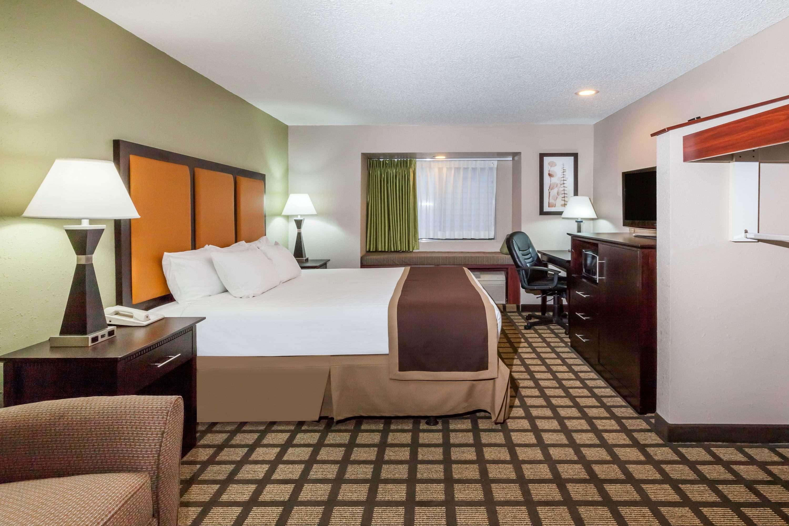 Hotel Baymont By Wyndham Gaylord Extérieur photo