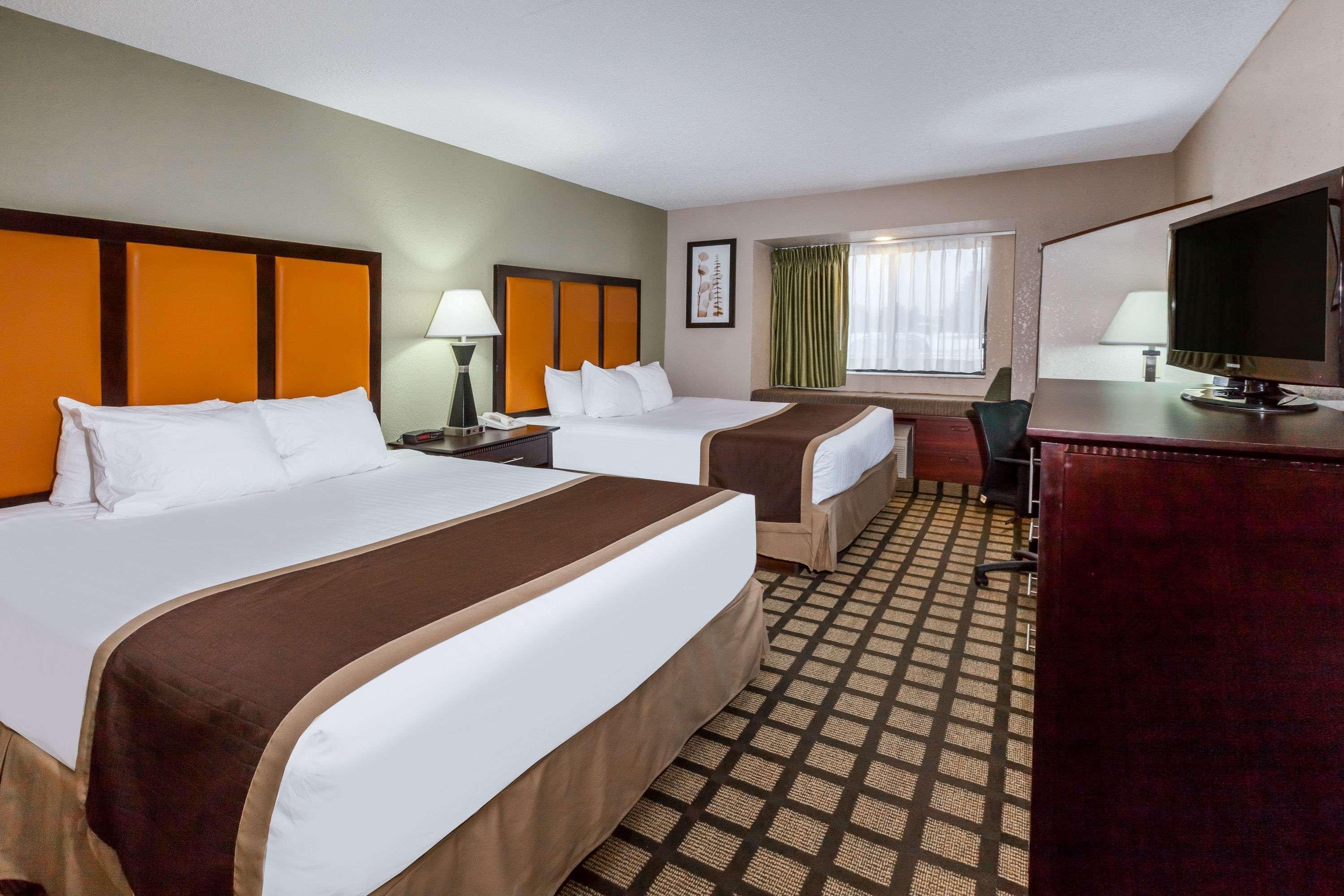 Hotel Baymont By Wyndham Gaylord Extérieur photo