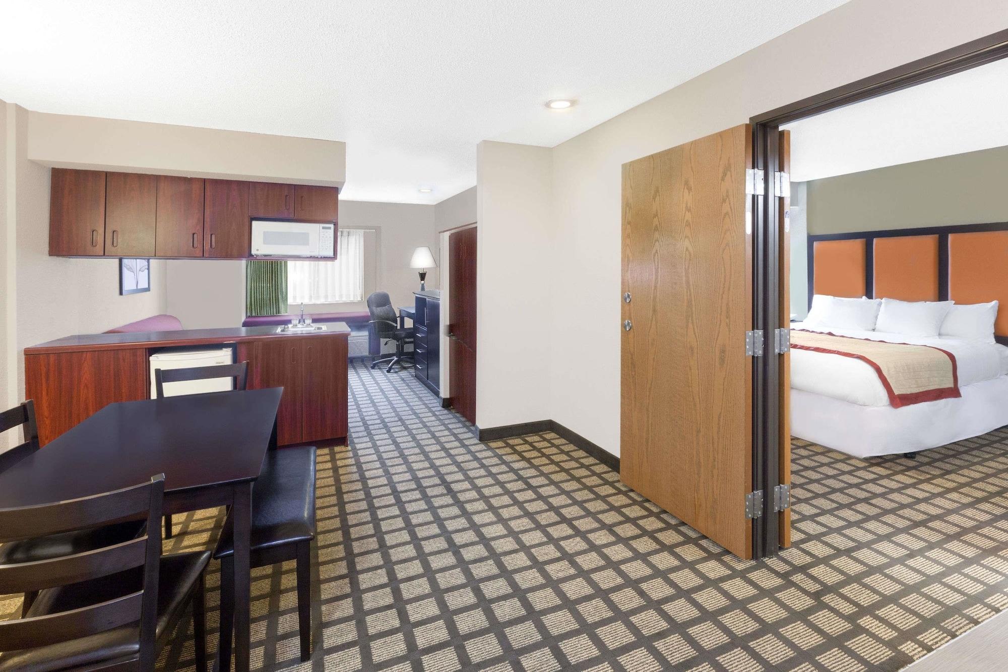 Hotel Baymont By Wyndham Gaylord Extérieur photo