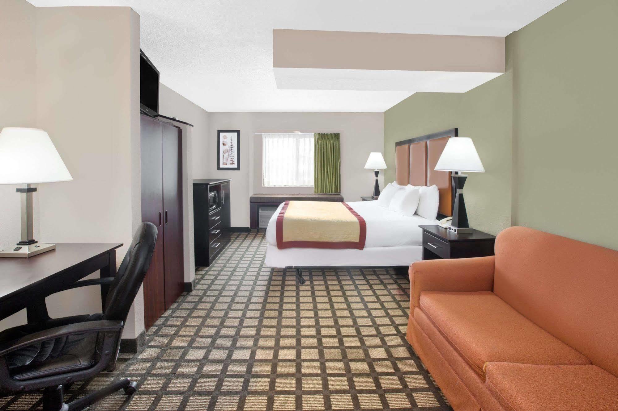 Hotel Baymont By Wyndham Gaylord Extérieur photo