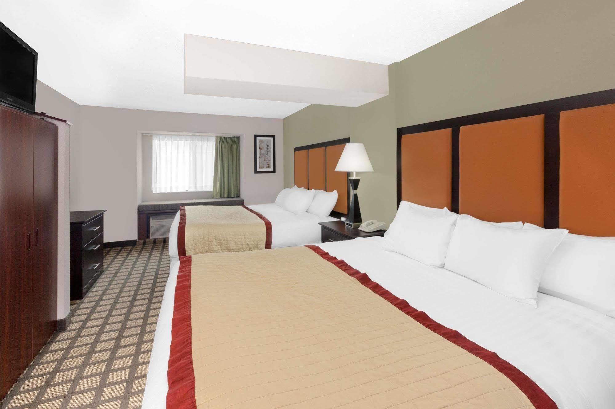 Hotel Baymont By Wyndham Gaylord Extérieur photo