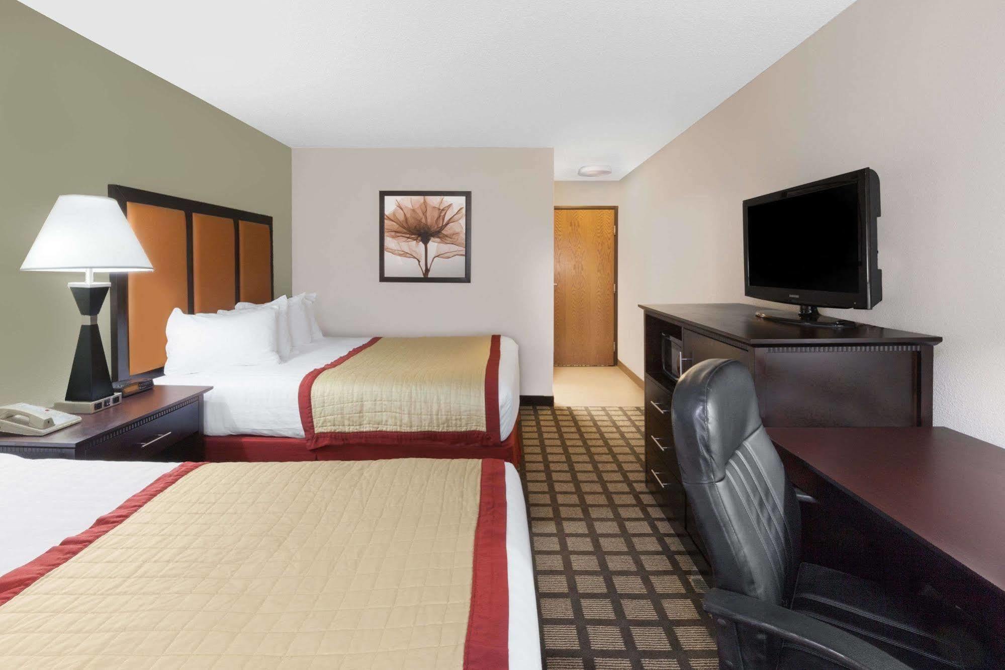 Hotel Baymont By Wyndham Gaylord Extérieur photo