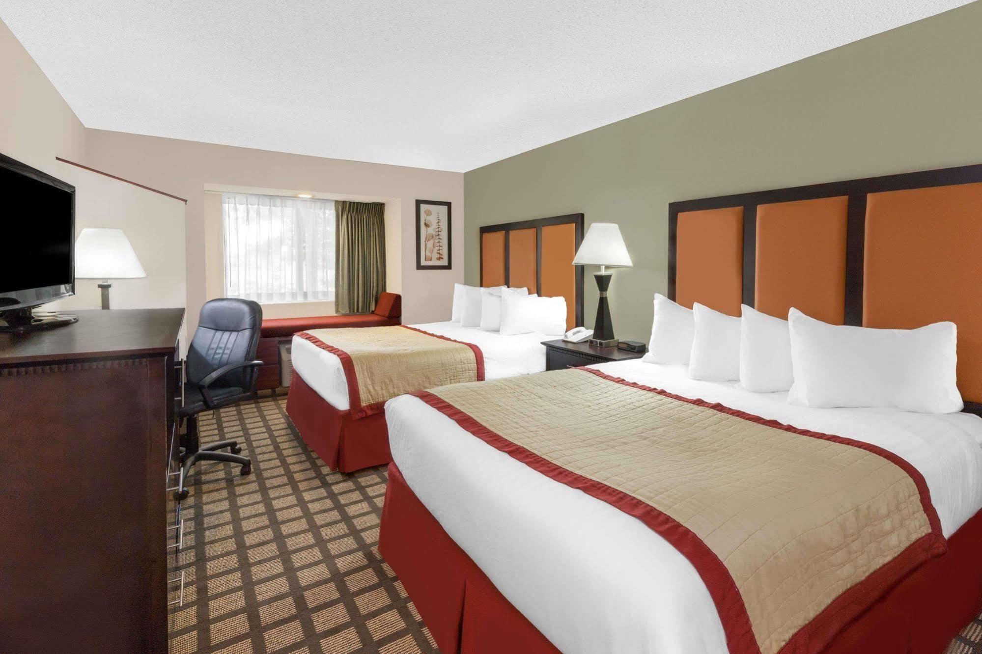 Hotel Baymont By Wyndham Gaylord Extérieur photo