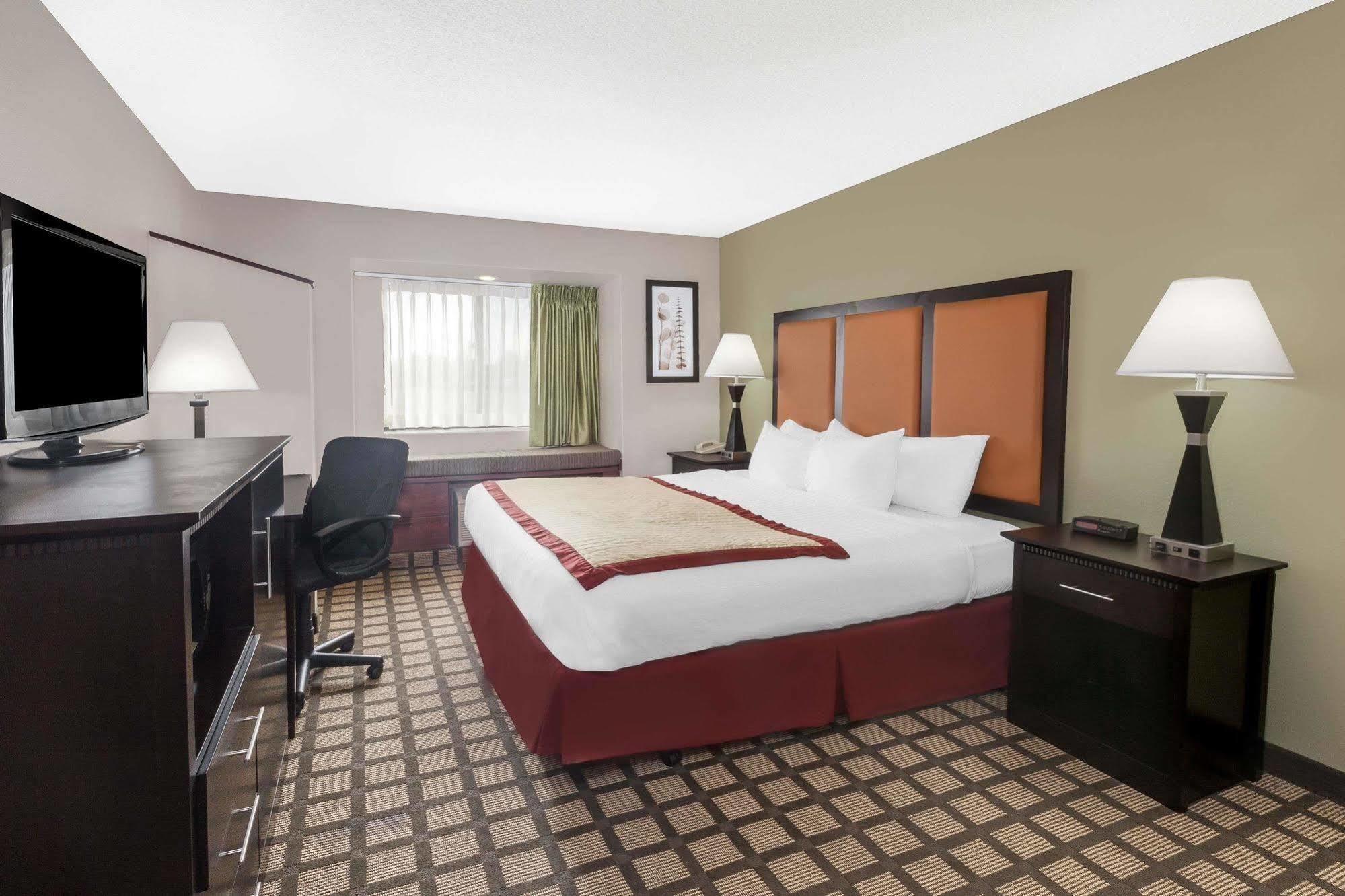 Hotel Baymont By Wyndham Gaylord Extérieur photo